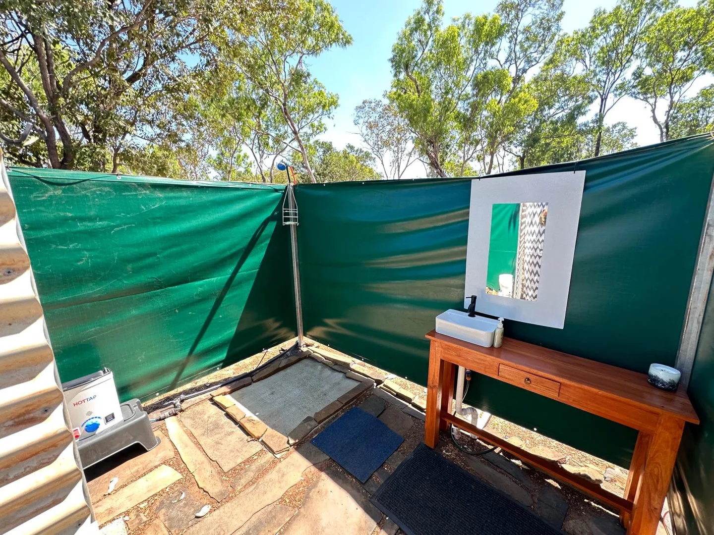 australia-outback-camp-outdoor-bathroom-vanity