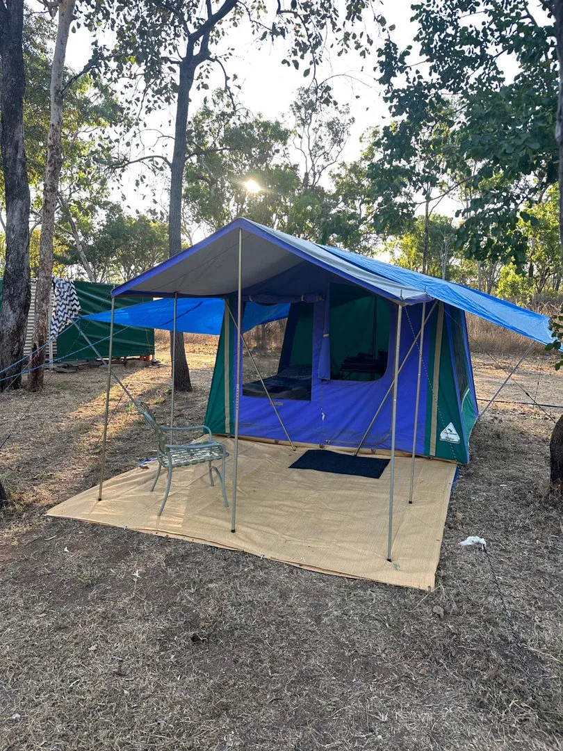 australia-outback-camp-safari-tent-entrance-02