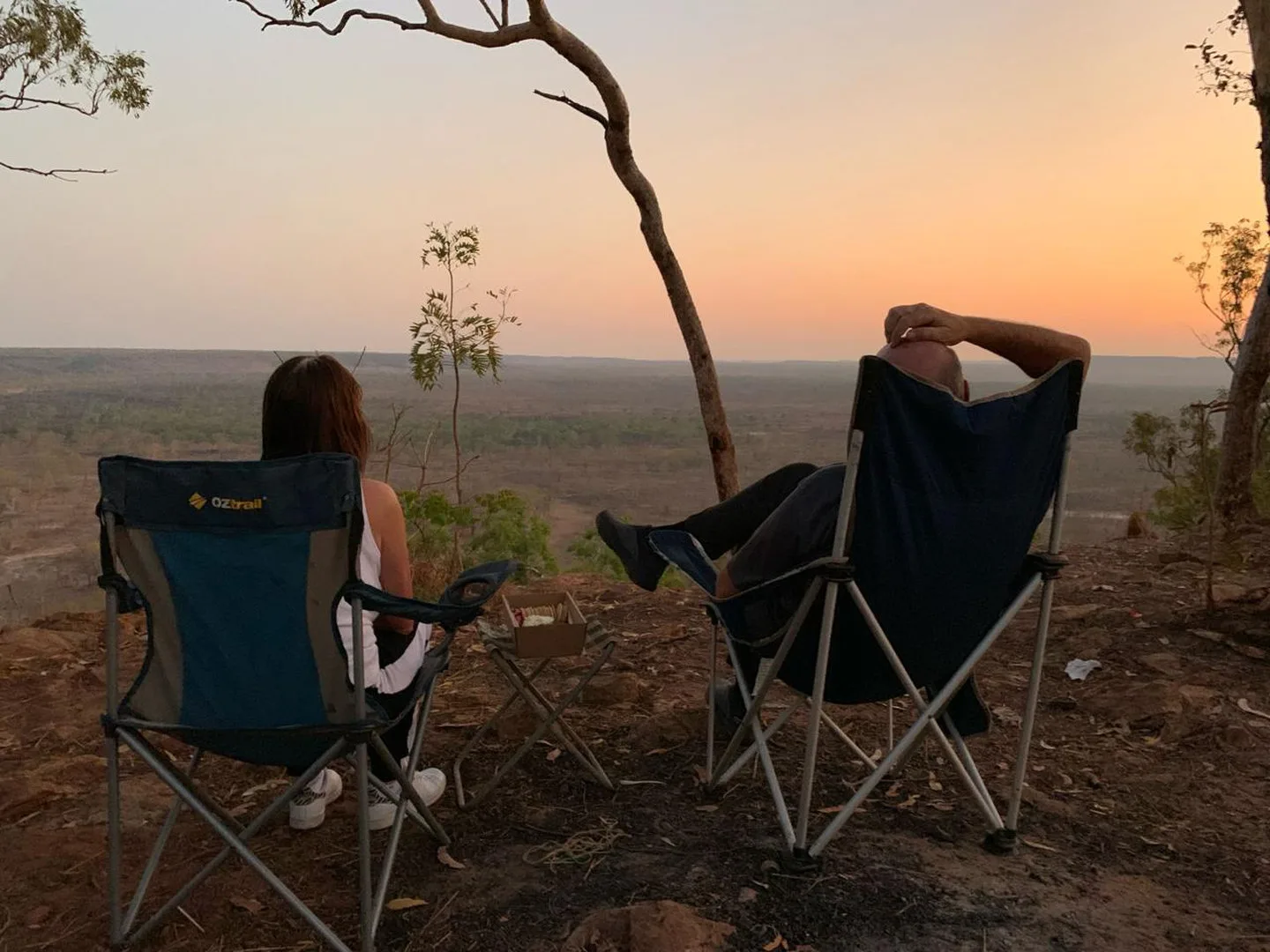 australia-outback-camp-sunset-overlook-camp-chairs